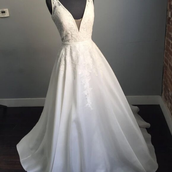 NWT Pronovias Elis - Picture 4 of 11